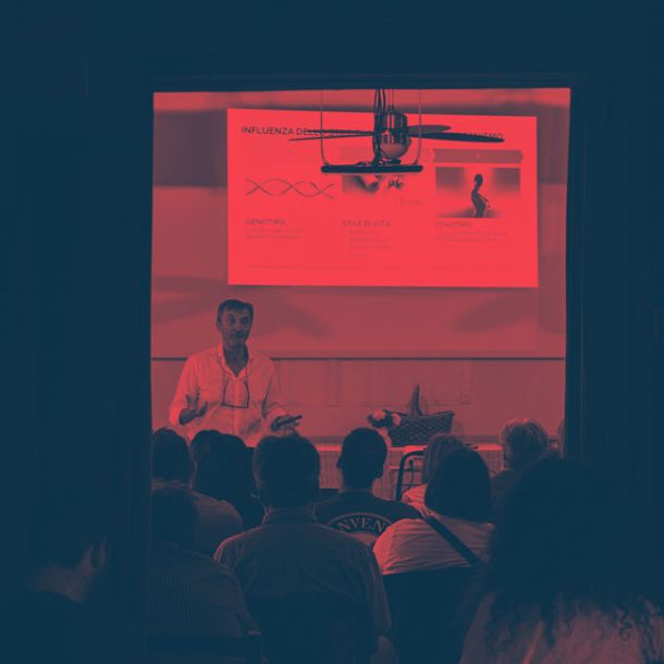 Chi è azione creativa? Ecco un'immagine persa da un aperibusiness nel territorio